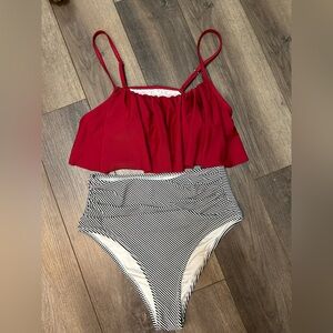 Ladies swim suit. Medium.